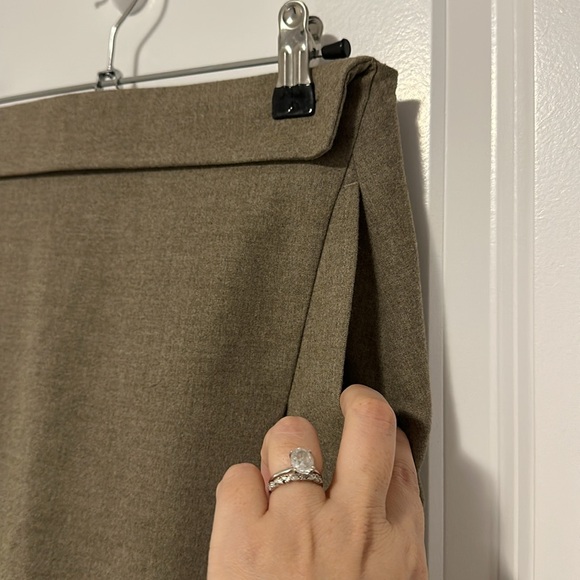 ARITZIA - Babaton - Viggi Skirt - Size 2 - Picture 3 of 4